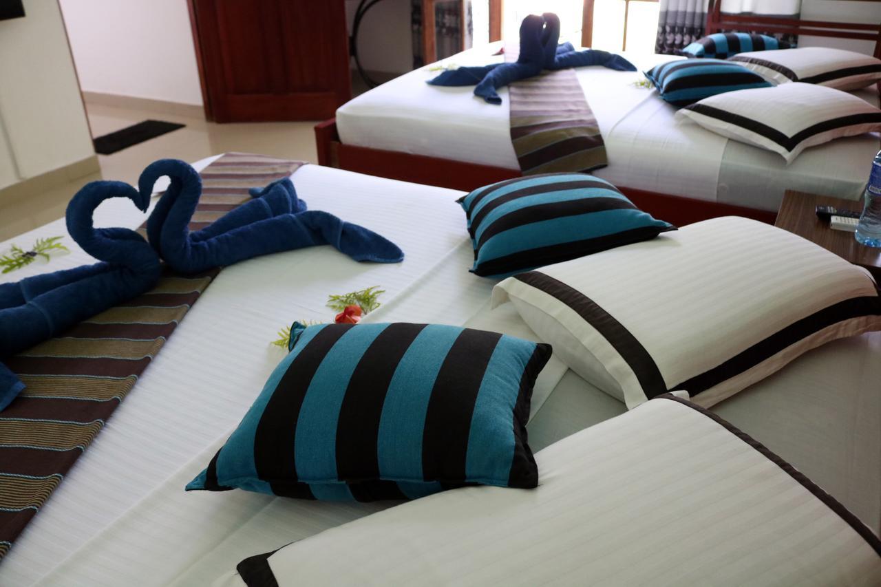 Margosa Lake Resort アヌラーダプラ エクステリア 写真
