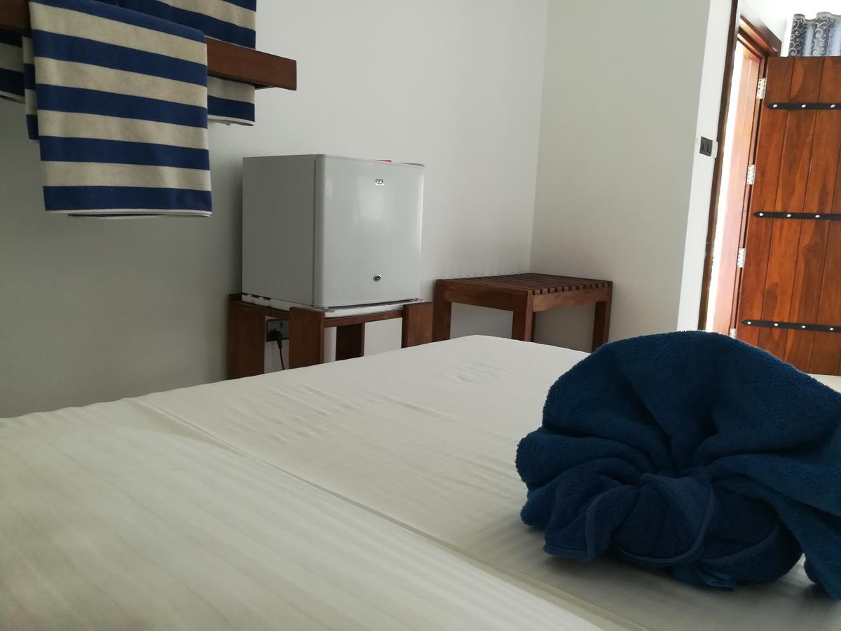 Margosa Lake Resort アヌラーダプラ エクステリア 写真