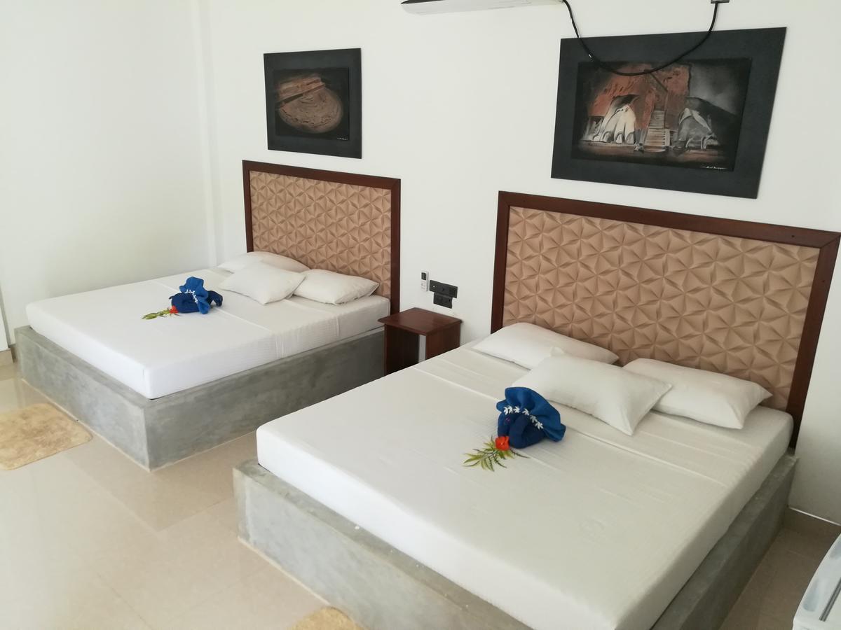 Margosa Lake Resort アヌラーダプラ エクステリア 写真